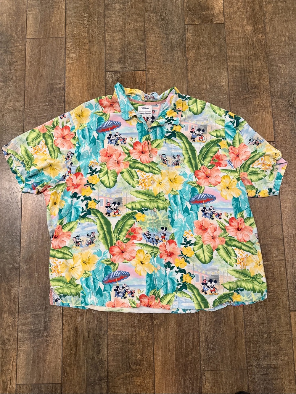 Disney Tommy Bahama Mickey Hawaiian shirt - Picture 1 of 6